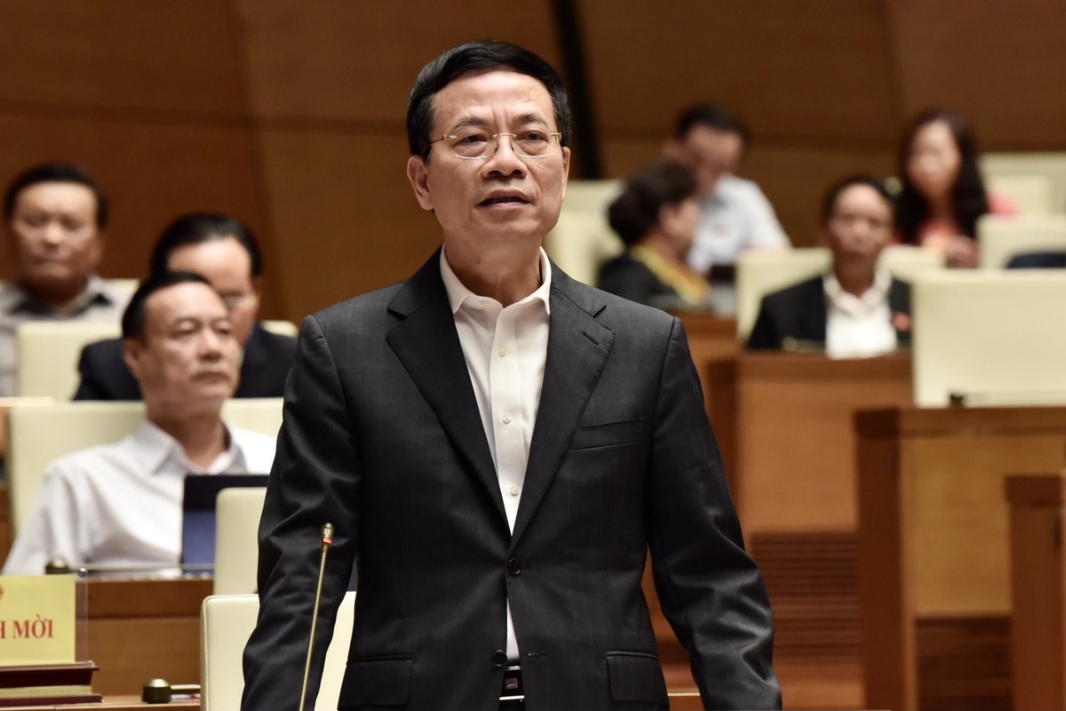 Bộ trưởng Nguyễn Mạnh Hùng thông tin, tháng 4/2020 Bộ đã trình Thủ tướng ban hành bộ quy tắc ứng xử trên không gian mạng. Ngay tuần này, Bộ sẽ đề xuất thẩm quyền ban hành bộ quy tắc, chắc chắn 2020 bộ quy tắc này sẽ được ký ban hành. Bộ trưởng Nguyễn Mạnh Hùng thông tin, tháng 4/2020 Bộ đã trình Thủ tướng ban hành bộ quy tắc ứng xử trên không gian mạng. Ngay tuần này, Bộ sẽ đề xuất thẩm quyền ban hành bộ quy tắc, chắc chắn 2020 bộ quy tắc này sẽ được ký ban hành.