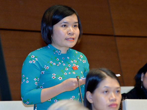 Đại biểu Đinh Thị Kiều Trinh (Nghệ An) chất vấn Bộ trưởng Bộ Thông tin và Truyền thông . Đại biểu Đinh Thị Kiều Trinh (Nghệ An) chất vấn Bộ trưởng Bộ Thông tin và Truyền thông .