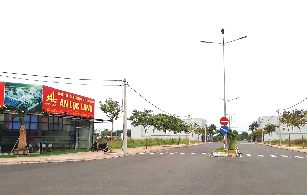 Quang cảnh hoang vắng tại dự án Khu dân cư Lộc An.