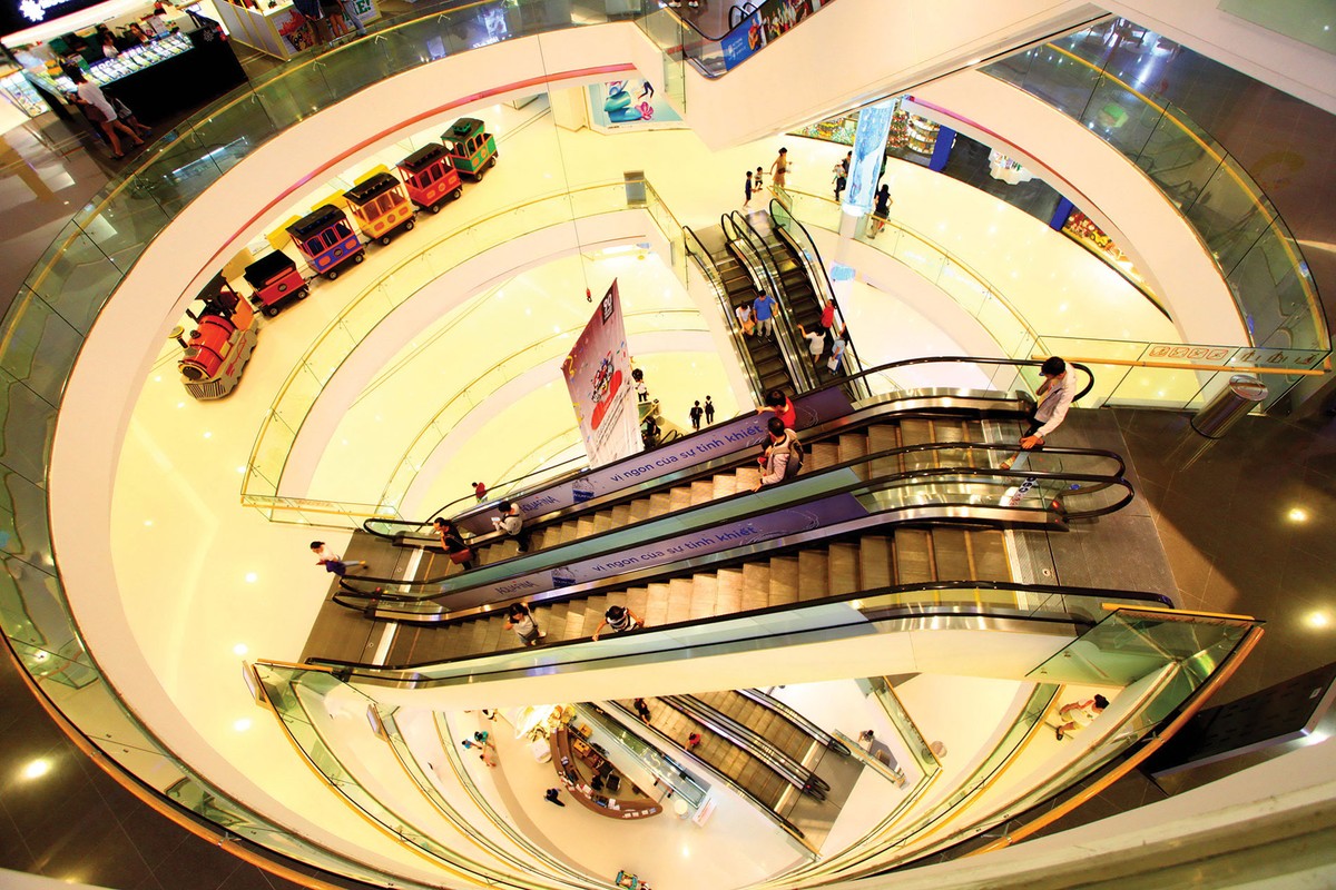 Mặt bằng cho thuê ở các trung tâm thương mại cũng rơi vào tình trạng ế ẩm. Ảnh: Lê Toàn Mặt bằng cho thuê ở các trung tâm thương mại cũng rơi vào tình trạng ế ẩm. Ảnh: Lê Toàn