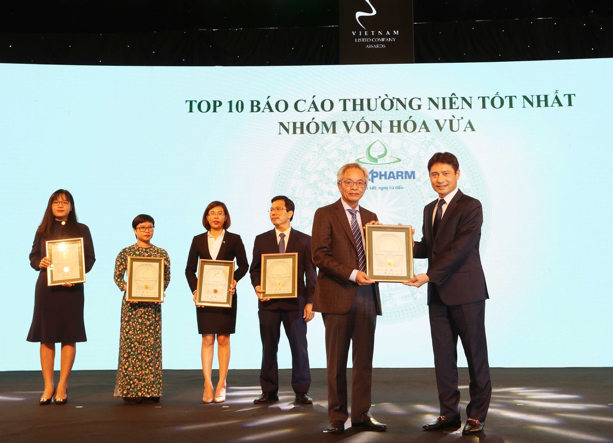 Đại diện CTCP Imexpharm - TOP 10 NNNY nhóm vốn hóa vừa có BCTN tốt nhất