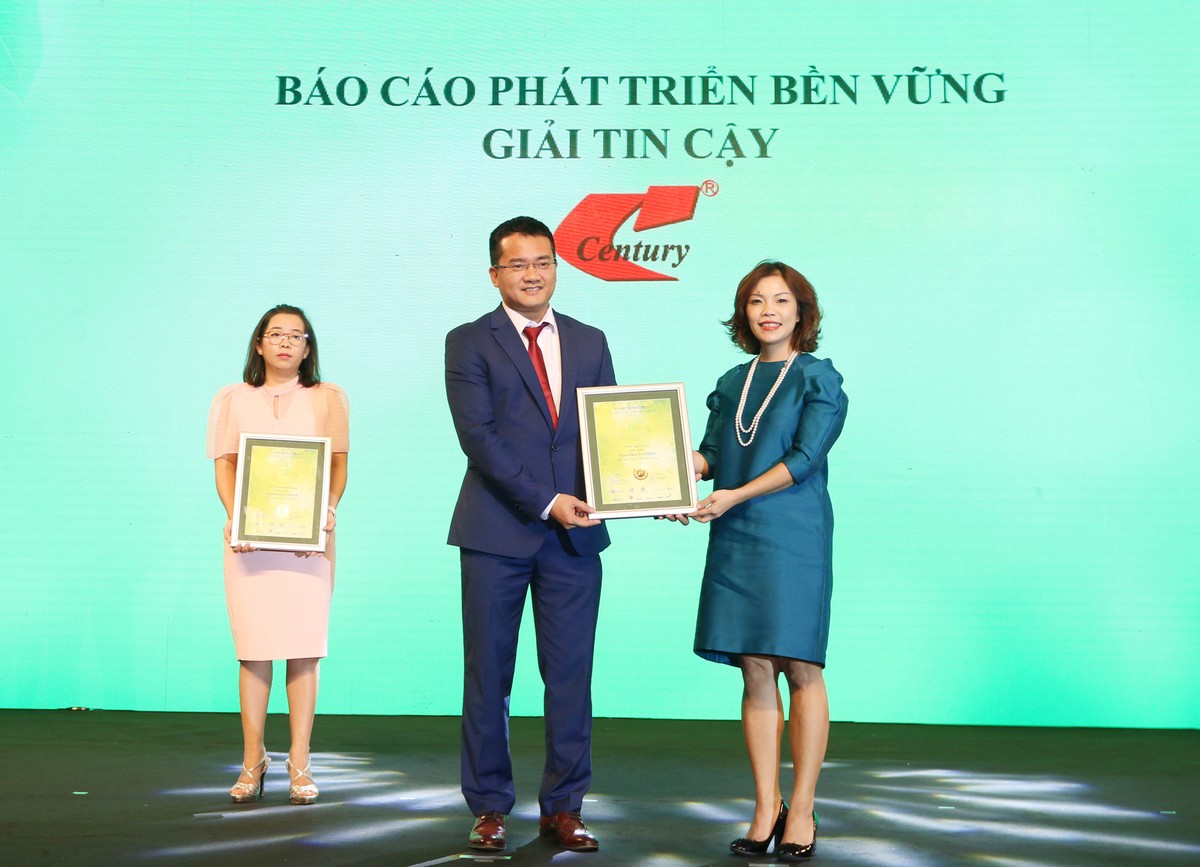 Đại diện Sợi Thế Kỷ nhận giải khuyến khích