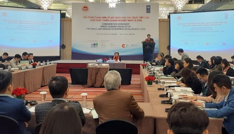 Để thúc đẩy mô hình cho vay trực tiếp, các chuyên gia tài chính ngân hàng kiến nghị cần sớm tháo gỡ những trói buộc pháp lý và đề ra cơ chế thông thoáng hơn đối với hoạt động của các quỹ tài chính nhà nước ngoài ngân sách. Để thúc đẩy mô hình cho vay trực tiếp, các chuyên gia tài chính ngân hàng kiến nghị cần sớm tháo gỡ những trói buộc pháp lý và đề ra cơ chế thông thoáng hơn đối với hoạt động của các quỹ tài chính nhà nước ngoài ngân sách.