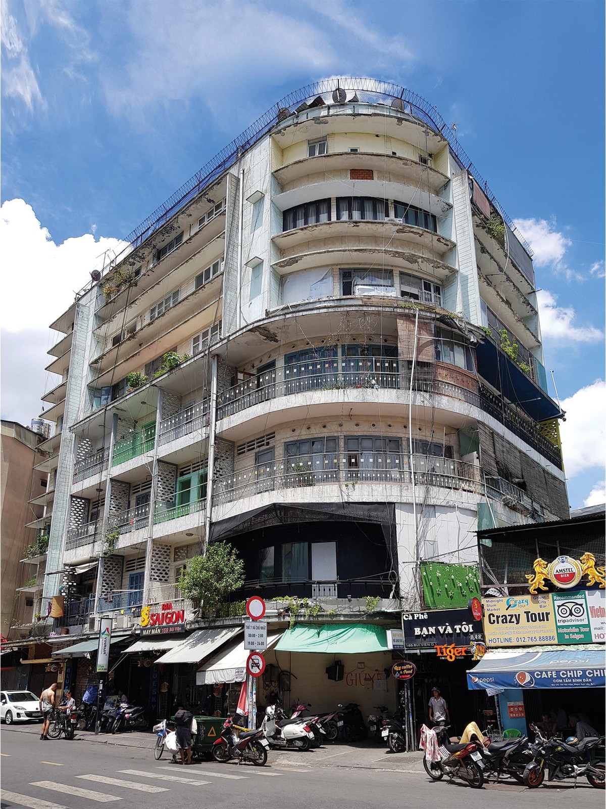 Chung cư 155 - 157 Bùi Viện hiện xuống cấp nghiêm trọng Chung cư 155 - 157 Bùi Viện hiện xuống cấp nghiêm trọng