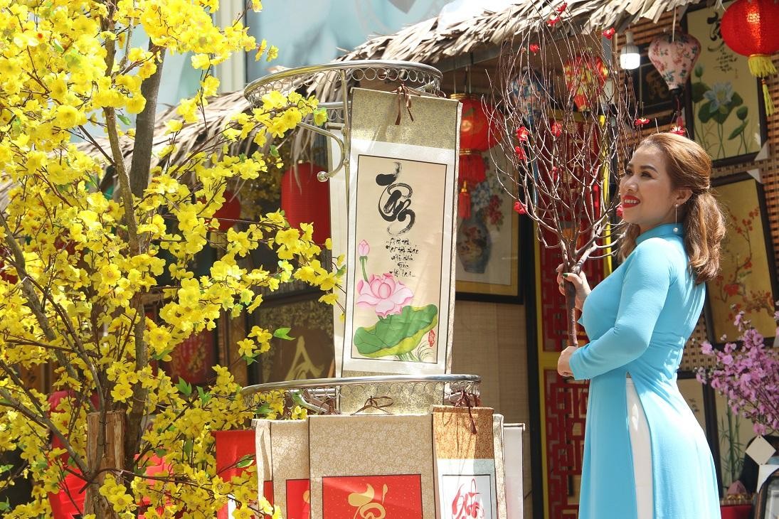 Dạo phố Ông Đồ trên đường Nguyễn Thị Minh Khai, Q1 Dạo phố Ông Đồ trên đường Nguyễn Thị Minh Khai, Q1