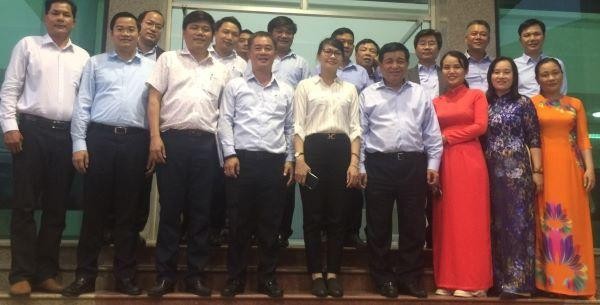 Cũng trong chiều cùng ngày, Bộ trưởng Bộ Kế hoạch và Đầu tư Nguyễn Chí Dũng đã đến thăm các đơn vị trực thuộc Bộ đóng trên địa bàn thành phố Đà Nẵng, chụp ảnh lưu niệm tại Toà nhà Văn phòng III, Bộ Kế hoạch và Đầu tư đóng tại 103 Lê Sát, phường Hoà Cường Nam, quận Hải Châu.