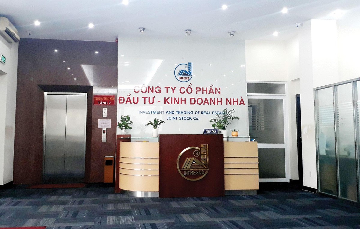 Trụ sở văn phòng chủ đầu tư vắng vẻ khi phóng viên tới liên hệ làm việc. Ảnh: Việt Dũng Trụ sở văn phòng chủ đầu tư vắng vẻ khi phóng viên tới liên hệ làm việc. Ảnh: Việt Dũng