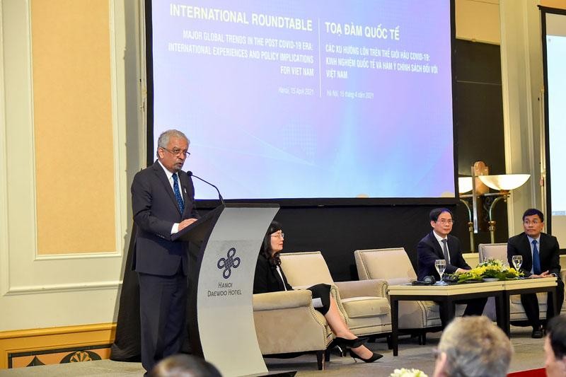 Ông Kamal Malhotra, Điều phối viên thường trú của Liên hợp quốc tại Việt Nam khẳng định, giảm thiểu bất bình đẳng đồng thời theo đuổi chính sách phục hồi xanh và có khả năng chống chịu là mục tiêu cao nhất của Liên hợp quốc Ông Kamal Malhotra, Điều phối viên thường trú của Liên hợp quốc tại Việt Nam khẳng định, giảm thiểu bất bình đẳng đồng thời theo đuổi chính sách phục hồi xanh và có khả năng chống chịu là mục tiêu cao nhất của Liên hợp quốc