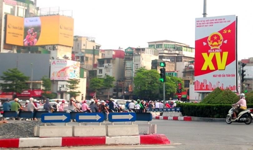 Thời gian này, Hà Nội cũng đã và đang đẩy mạnh công tác tuyên truyền trên các phương tiện thông tin đại chúng và hệ thống loa truyền thanh từ các quận, huyện, đến các xã, phường, thị trấn.