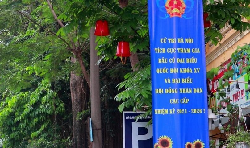 Với tinh thần “chống dịch như chống giặc”, thời gian qua, Sở Thông tin và Truyền thông Hà Nội luôn chủ động phối hợp với Sở Y tế cung cấp thông tin mới nhất về tình hình dịch bệnh và các nội dung cần tuyên truyền trên hệ thống thông tin cơ sở nói chung, truyền thanh cơ sở nói riêng.