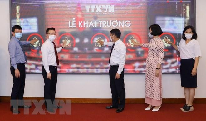 Lãnh đạo TTXVN bấm nút khai trương trang thông tin đặc biệt về bầu cử đại biểu Quốc hội và đại biểu Hội đồng Nhân dân các cấp. (Ảnh: Văn Điệp/TTXVN) Lãnh đạo TTXVN bấm nút khai trương trang thông tin đặc biệt về bầu cử đại biểu Quốc hội và đại biểu Hội đồng Nhân dân các cấp. (Ảnh: Văn Điệp/TTXVN)