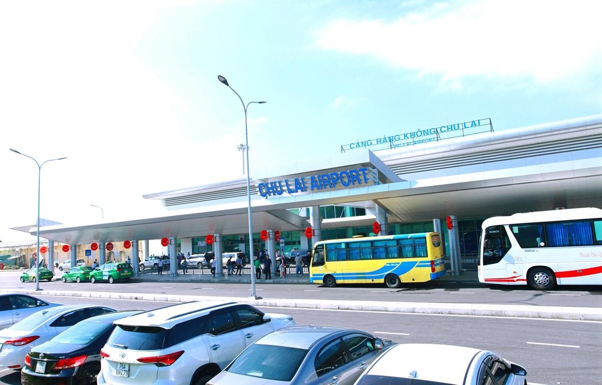 Cảng hàng không Chu Lai được quy hoạch là một trong những đầu mối logistics hàng không lớn. Cảng hàng không Chu Lai được quy hoạch là một trong những đầu mối logistics hàng không lớn.