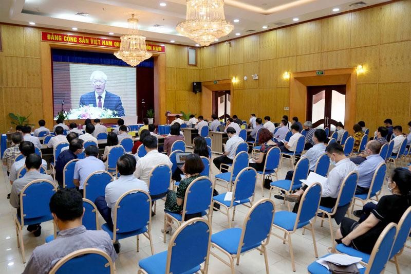 Các đồng chí trong Ban chấp hành Đảng ủy Bộ, Bí thư đảng bộ, chi bộ các đơn vị của Bộ Kế hoạch và Đầu tư tham gia Hội nghị. (Ảnh: Minh Trang)