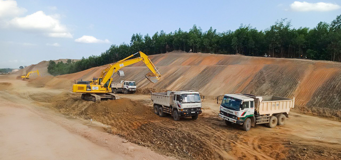 Thi công cao tốc Bắc - Nam phía Đông đoạn Phan Thiết - Dầu Giây. Thi công cao tốc Bắc - Nam phía Đông đoạn Phan Thiết - Dầu Giây.