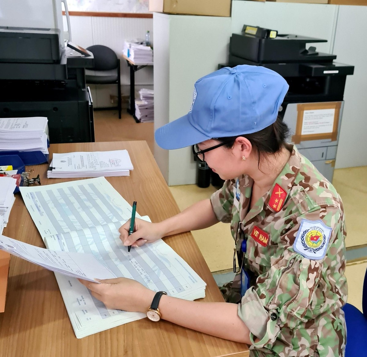 Trung tá Nguyễn Thị Minh Phương là nữ sĩ quan thứ 3 của Việt Nam tham gia lực lượng gìn giữ hòa bình Liên hợp quốc tại Nam Sudan. Trung tá Nguyễn Thị Minh Phương là nữ sĩ quan thứ 3 của Việt Nam tham gia lực lượng gìn giữ hòa bình Liên hợp quốc tại Nam Sudan.