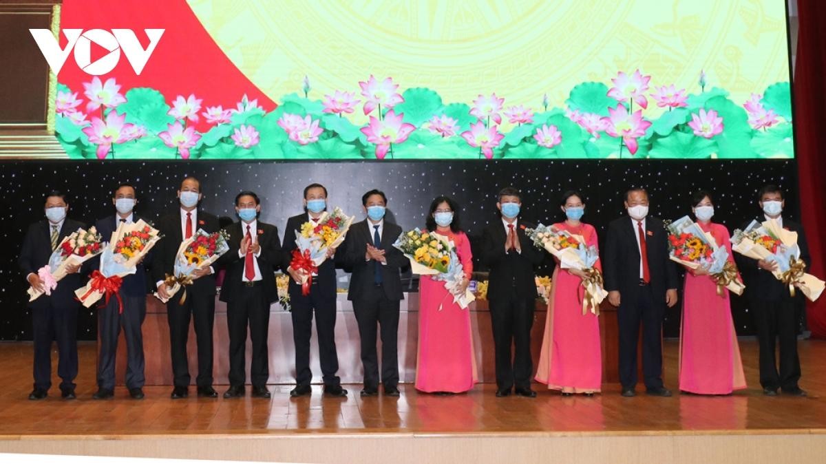 Chủ tịch, Phó chủ tịch HĐND tỉnh, Trưởng, Phó các ban HĐND tỉnh Bình Dương khóa X vừa được kiện toàn Chủ tịch, Phó chủ tịch HĐND tỉnh, Trưởng, Phó các ban HĐND tỉnh Bình Dương khóa X vừa được kiện toàn