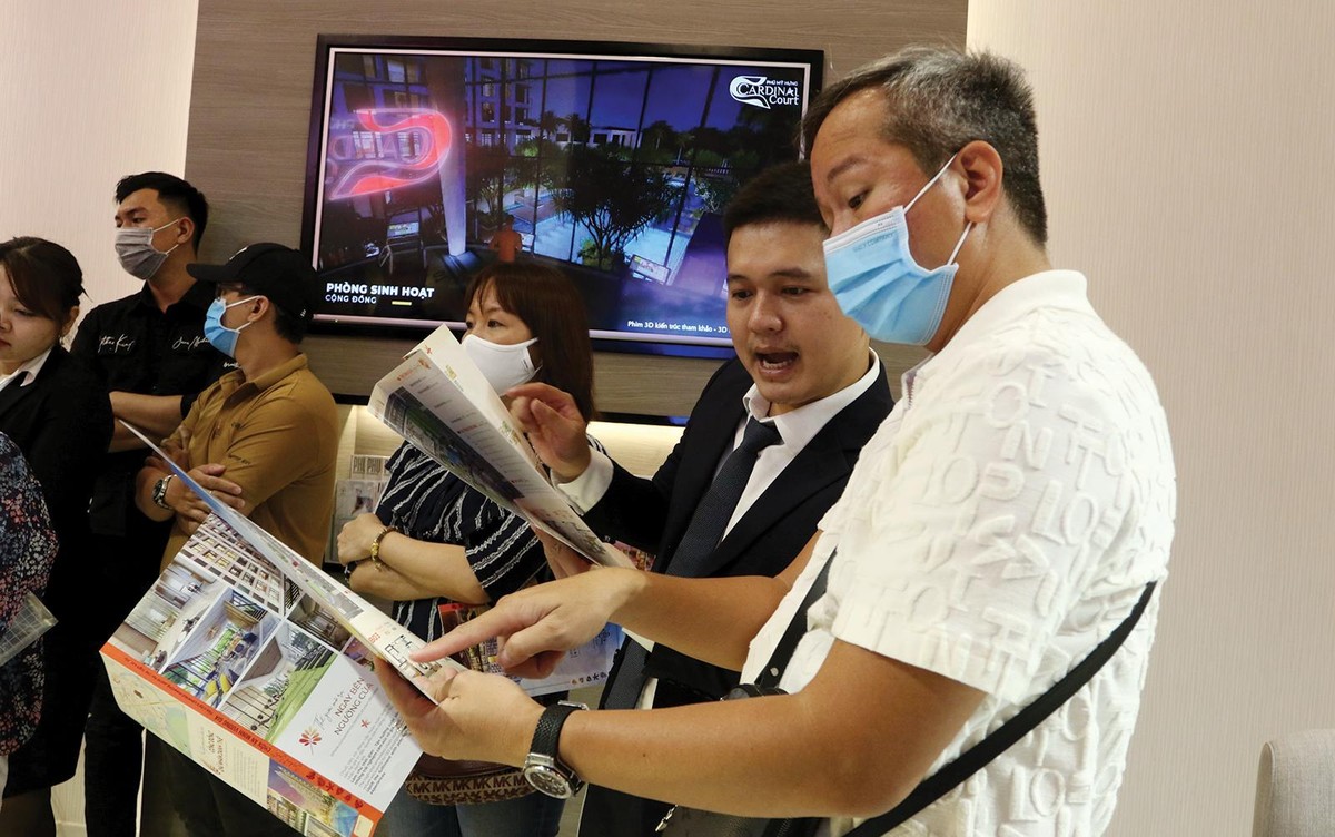 Nhiều người mua nhà trả góp gặp khó khăn thời điểm này. Ảnh: Lê Toàn Nhiều người mua nhà trả góp gặp khó khăn thời điểm này. Ảnh: Lê Toàn