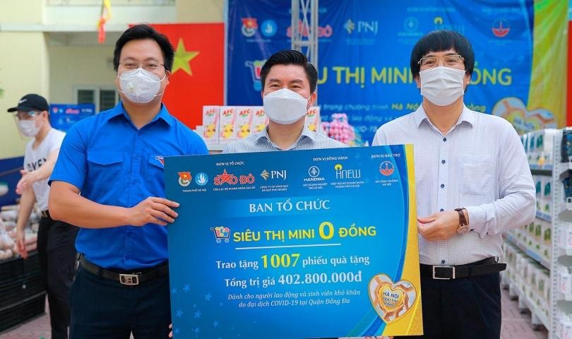 “Siêu thị mini 0 đồng” tại Quận Đống Đa do Tập đoàn Phú Thái tài trợ, tổ chức vận hành. Tổng số tiền hỗ trợ tại siêu thị này là 402 triệu đồng. “Siêu thị mini 0 đồng” tại Quận Đống Đa do Tập đoàn Phú Thái tài trợ, tổ chức vận hành. Tổng số tiền hỗ trợ tại siêu thị này là 402 triệu đồng.