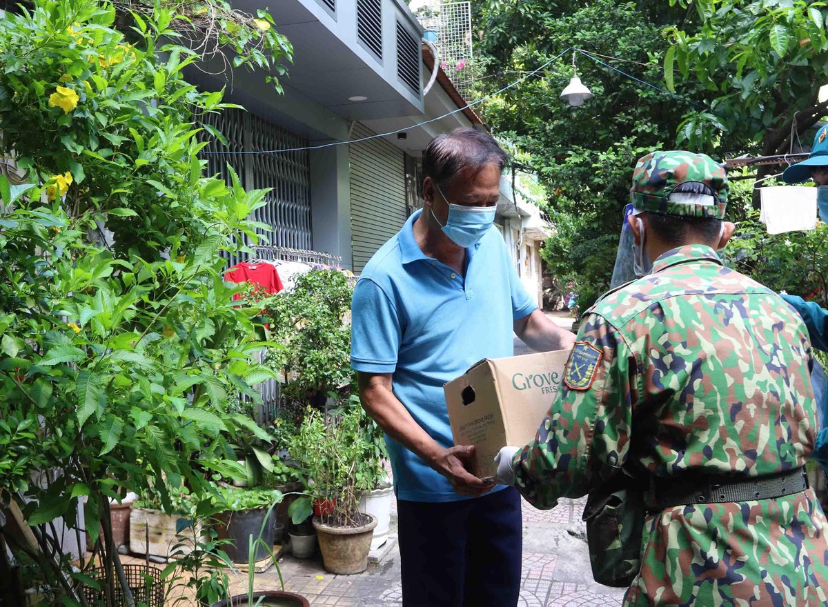 Combo hàng được giao tận nhà cho khách trong thời gian rất ngắn.