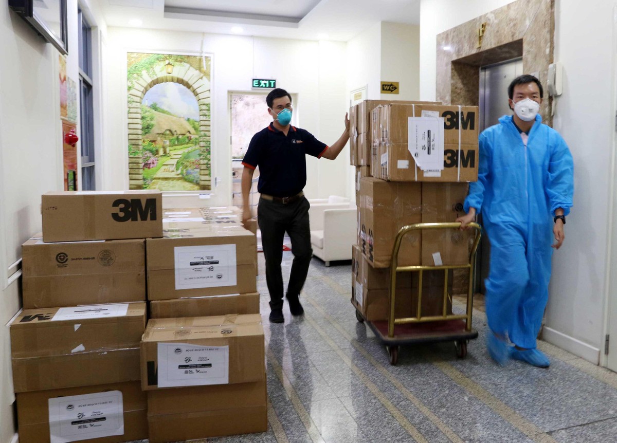 Chương trình “Chung tay vì Việt Nam: Tặng 80.000 khẩu trang y tế N95 cho TP.HCM” do Bộ Kế hoạch và Đầu tư bảo trợ. Chương trình “Chung tay vì Việt Nam: Tặng 80.000 khẩu trang y tế N95 cho TP.HCM” do Bộ Kế hoạch và Đầu tư bảo trợ.