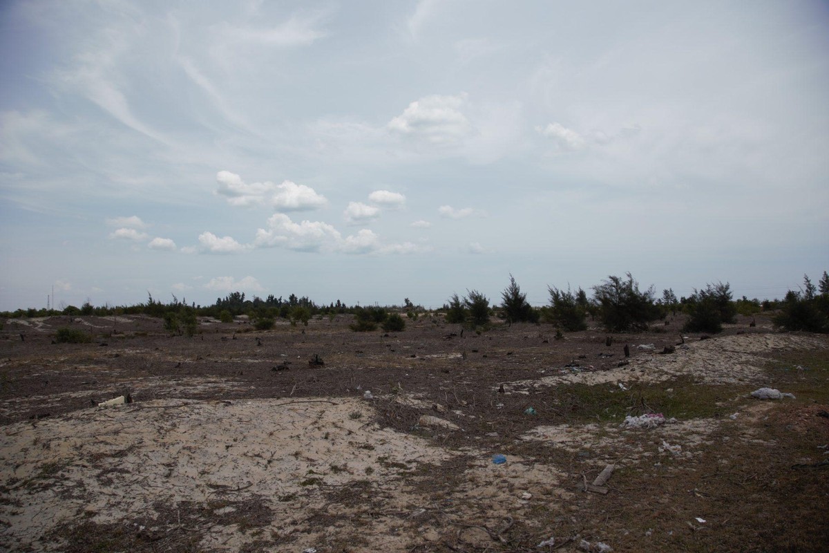 Khu vực thực hiện khởi công dự án Khu bến Cảng Mỹ Thủy đồng không mông quạnh sau hơn 1 năm khởi công. Khu vực thực hiện khởi công dự án Khu bến Cảng Mỹ Thủy đồng không mông quạnh sau hơn 1 năm khởi công.