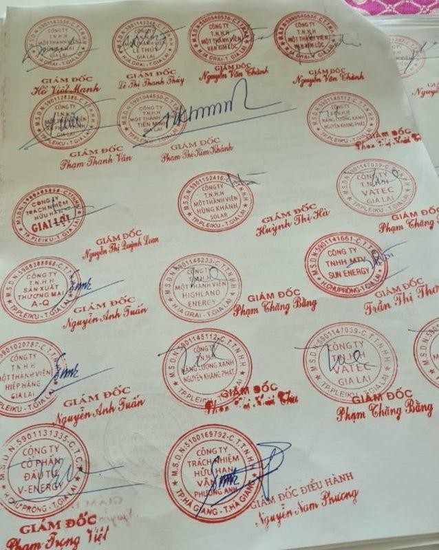 Các doanh nghiệp điện mặt trời ở Gia Lai tham gia ký đơn kiến nghị. Các doanh nghiệp điện mặt trời ở Gia Lai tham gia ký đơn kiến nghị.