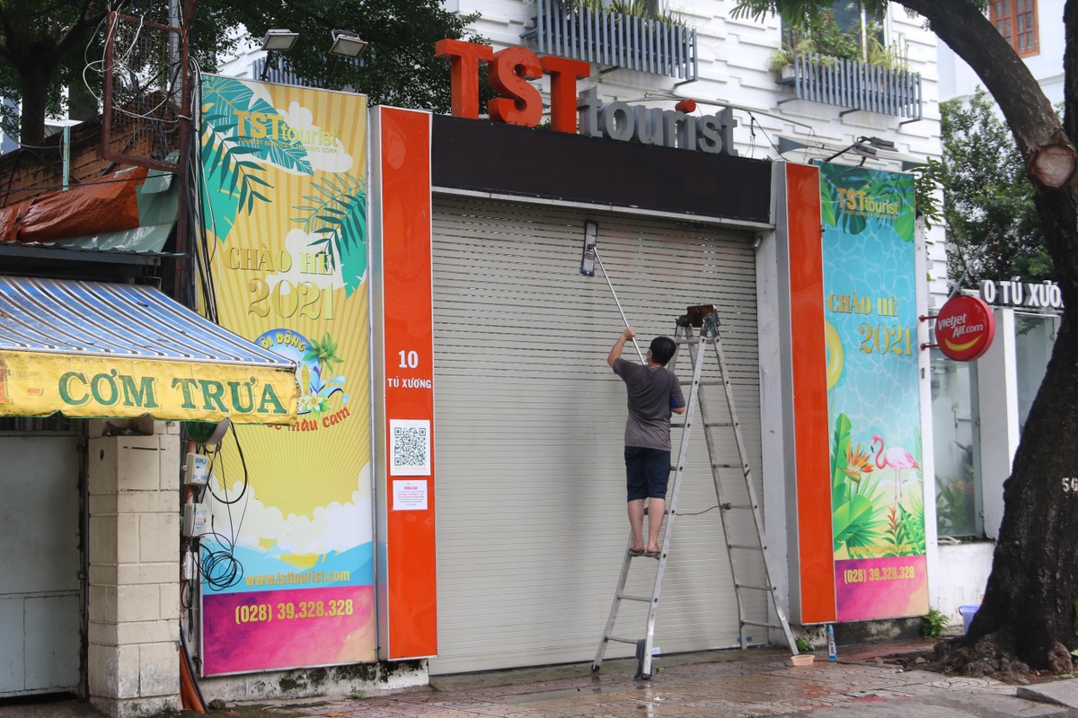 Sau nhiều tháng đóng cửa, các doanh nghiệp đã sẵn sàng. Sau nhiều tháng đóng cửa, các doanh nghiệp đã sẵn sàng.