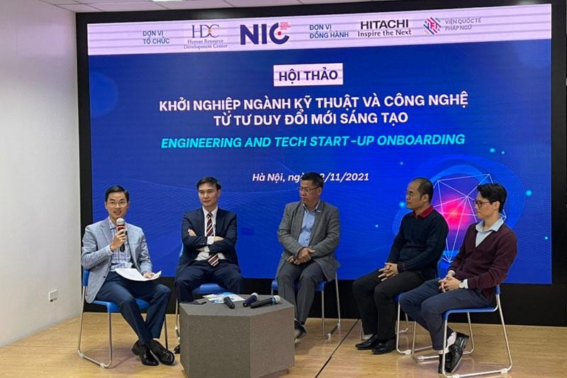 Các diễn giả chia sẻ tại hội thảo