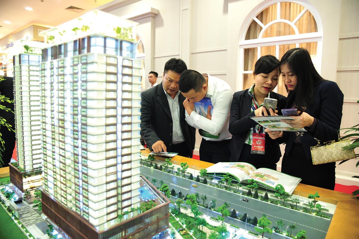 Trong giao dịch bất động sản, việc tuân thủ pháp luật là rất cần thiết. Ảnh: Dũng Minh Trong giao dịch bất động sản, việc tuân thủ pháp luật là rất cần thiết. Ảnh: Dũng Minh