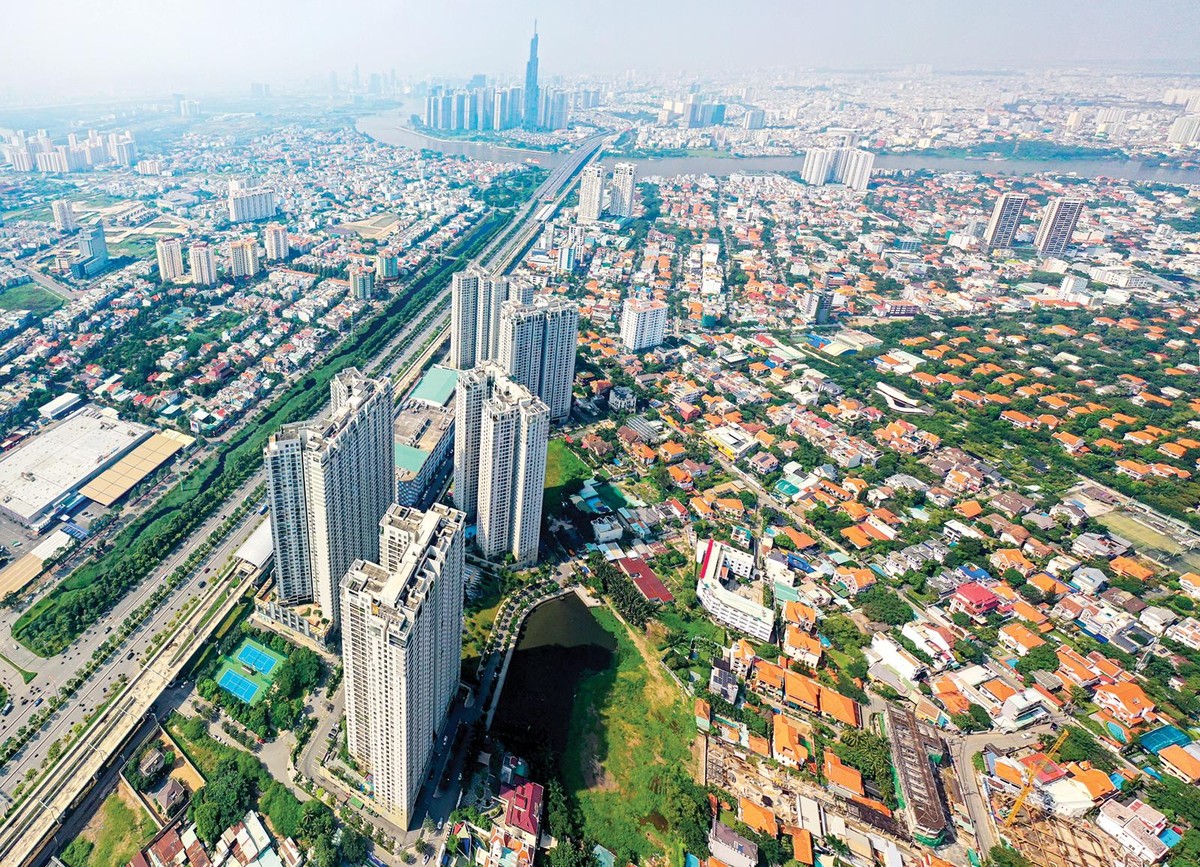 Giá trị bất động sản xung quanh các công trình metro ngày một tăng. Ảnh: Lê Toàn Giá trị bất động sản xung quanh các công trình metro ngày một tăng. Ảnh: Lê Toàn