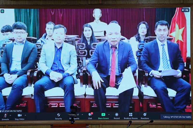 Các đại biểu tham dự trực tuyến tại đầu cầu Đài Loan (Ảnh: Minh Trang) Các đại biểu tham dự trực tuyến tại đầu cầu Đài Loan (Ảnh: Minh Trang)