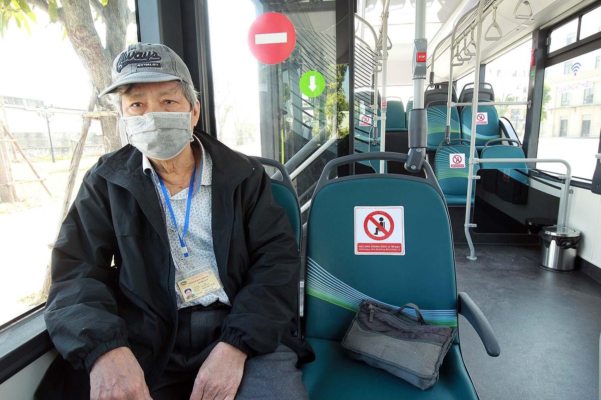 Chỗ ngồi trên xe được giãn cách để đảm bảo phòng, chống dịch