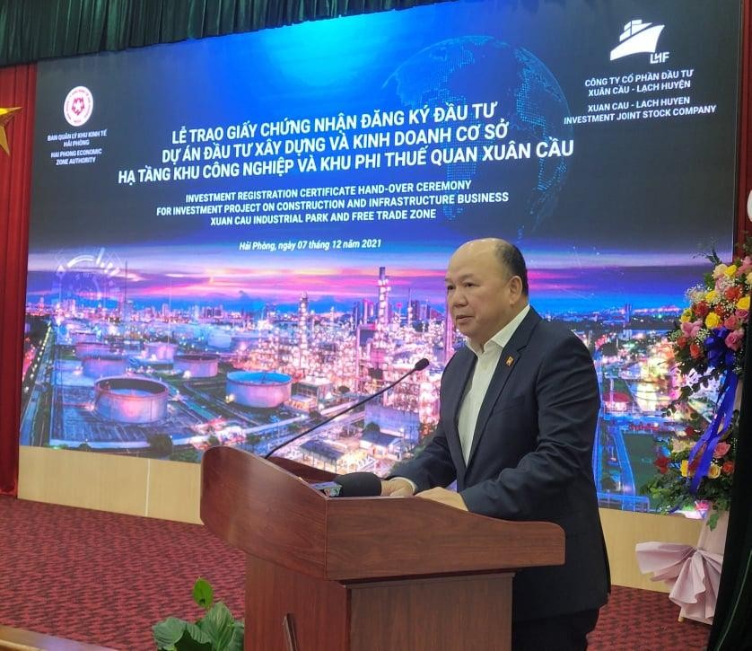 Ông Tô Dũng, Chủ tịch HĐQT Công ty CP Đầu tư Xuân Cầu - Lạch Huyện phát biểu tại buổi lễ Ông Tô Dũng, Chủ tịch HĐQT Công ty CP Đầu tư Xuân Cầu - Lạch Huyện phát biểu tại buổi lễ