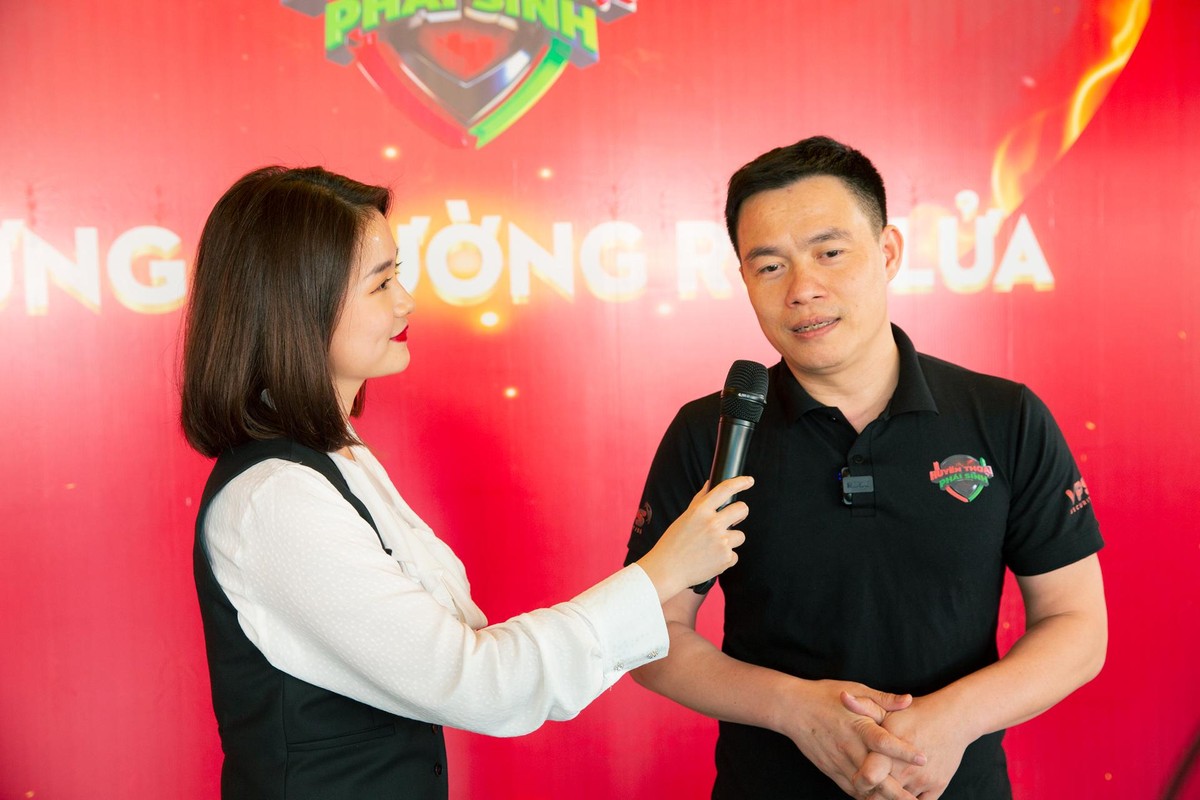 Chuyên gia Lê Đức Khánh – Giám đốc phòng Phát triển năng lực đầu tư - Công ty Chứng khoán VPS – “chứng sư” đồng hành cùng giải đấu trong phần bình luận đầy lôi cuốn và nhiều kiến giải thú vị về chuyên môn.