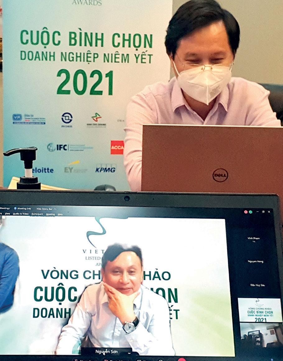 Tranh luận về những điểm nổi bật của các công ty diễn ra khá sôi nổi