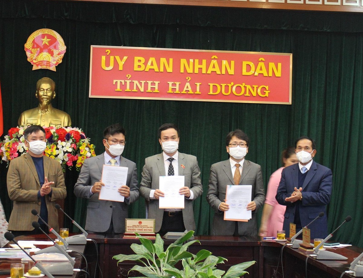 Lãnh đạo tỉnh Hải Dương, đại diện Công ty SMCity Hàn Quốc và Công ty TNHH ORGEL Việt Nam ký kết Biên bản ghi nhớ hợp tác phát triển Dự án Khu công nghiệp - Đô thị - Dịch vụ trên địa bàn tỉnh. Ảnh: haiduong.gov.vn Lãnh đạo tỉnh Hải Dương, đại diện Công ty SMCity Hàn Quốc và Công ty TNHH ORGEL Việt Nam ký kết Biên bản ghi nhớ hợp tác phát triển Dự án Khu công nghiệp - Đô thị - Dịch vụ trên địa bàn tỉnh. Ảnh: haiduong.gov.vn