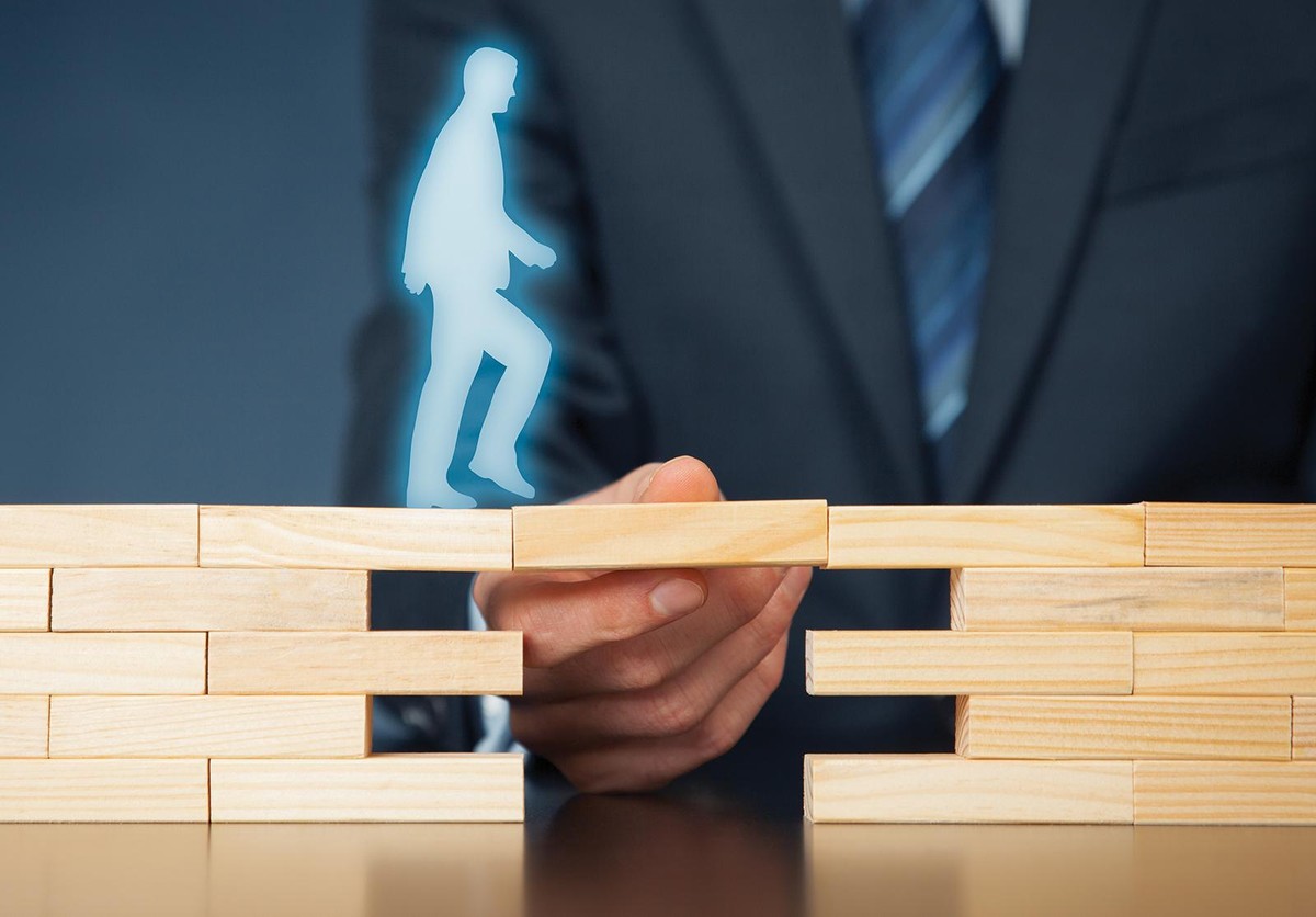 Đuổi theo sự hào nhoáng dễ khiến đại lý bảo hiểm mắc sai lầm.