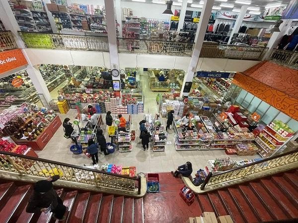 Các mặt hàng Tết được bày bán tại siêu thị MM Mega Market. Ảnh: Thanh Sơn Các mặt hàng Tết được bày bán tại siêu thị MM Mega Market. Ảnh: Thanh Sơn