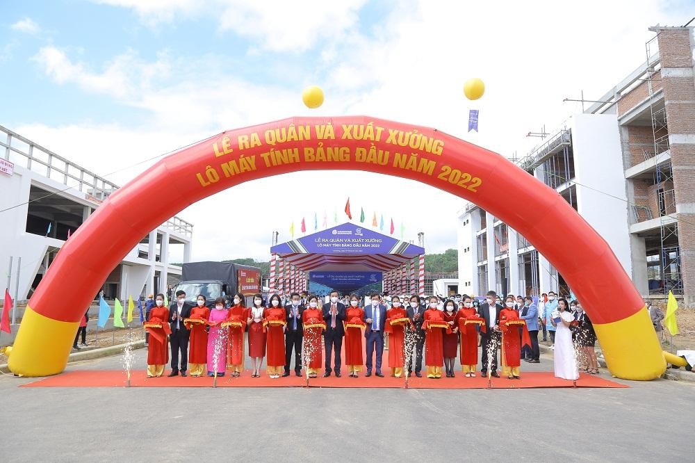 Chủ tịch UBND TP.Đà Nẵng, ông Lê Trung Chinh dự lễ ra quân đầu năm của Công ty cổ phần Phát triển Khu Công nghệ thông tin Đà Nẵng. Chủ tịch UBND TP.Đà Nẵng, ông Lê Trung Chinh dự lễ ra quân đầu năm của Công ty cổ phần Phát triển Khu Công nghệ thông tin Đà Nẵng.