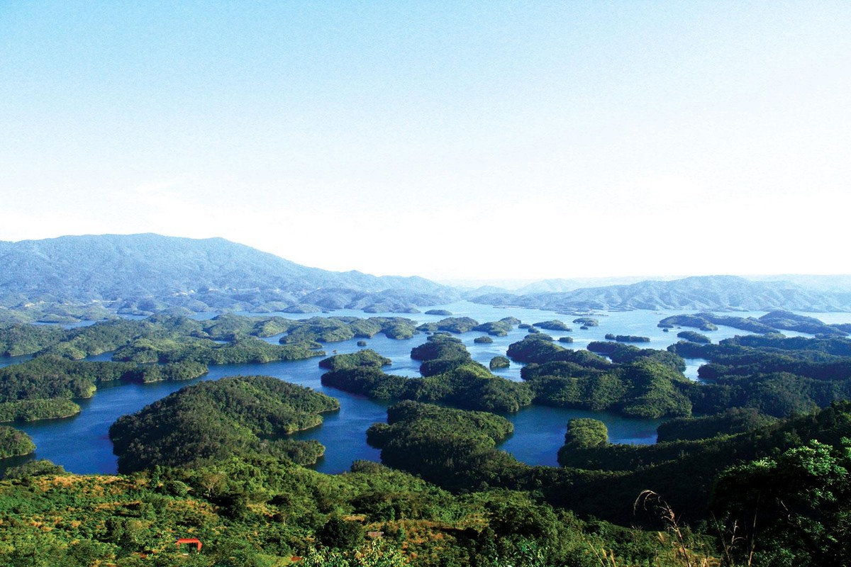 “Tầm nhìn triệu đô” của hồ Tà Đùng. Ảnh: Thành Nguyễn “Tầm nhìn triệu đô” của hồ Tà Đùng. Ảnh: Thành Nguyễn