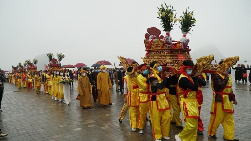 Lễ rước nước tại hồ Tam Chúc, thuộc khuôn viên chùa Tam Chúc Lễ rước nước tại hồ Tam Chúc, thuộc khuôn viên chùa Tam Chúc