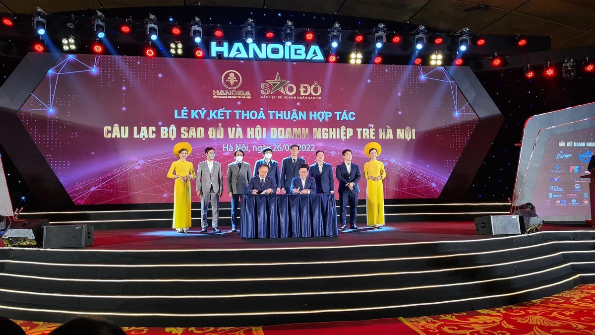 Hội Doanh nghiệp trẻ Hà Nội và Câu lạc bộ Doanh nhân Sao Đỏ ký kết hợp tác