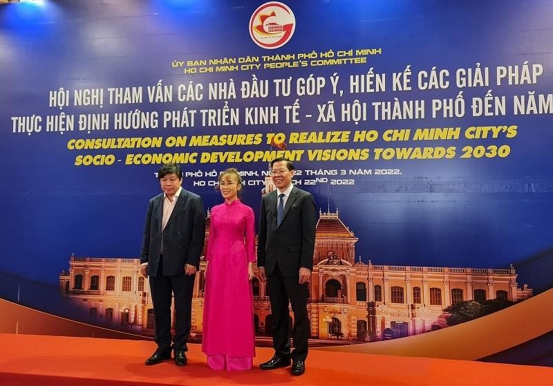 Bà Nguyễn Thị Phương Thảo, Chủ tịch HĐQT Tập đoàn Sovico (ở giữa) cho biết sẽ sẽ khai trương trung tâm đổi mới sáng tạo công nghệ trong tháng 6/2022. Ảnh: Trọng Tín