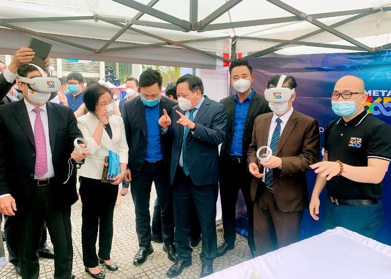 Trải nghiệm tìm hiểu các di tích, lịch sử nổi tiếng của Sơn Tây trên nền tảng công nghệ thực tế ảo do META365 thực hiện.