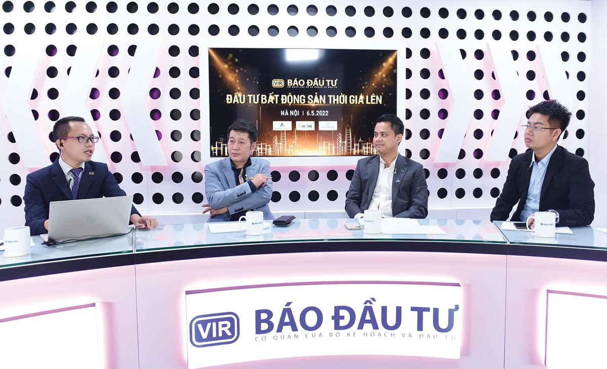 Các chuyên gia trao đổi tại buổi talkshow "Đầu tư bất động sản thời giá lên". Các chuyên gia trao đổi tại buổi talkshow "Đầu tư bất động sản thời giá lên".
