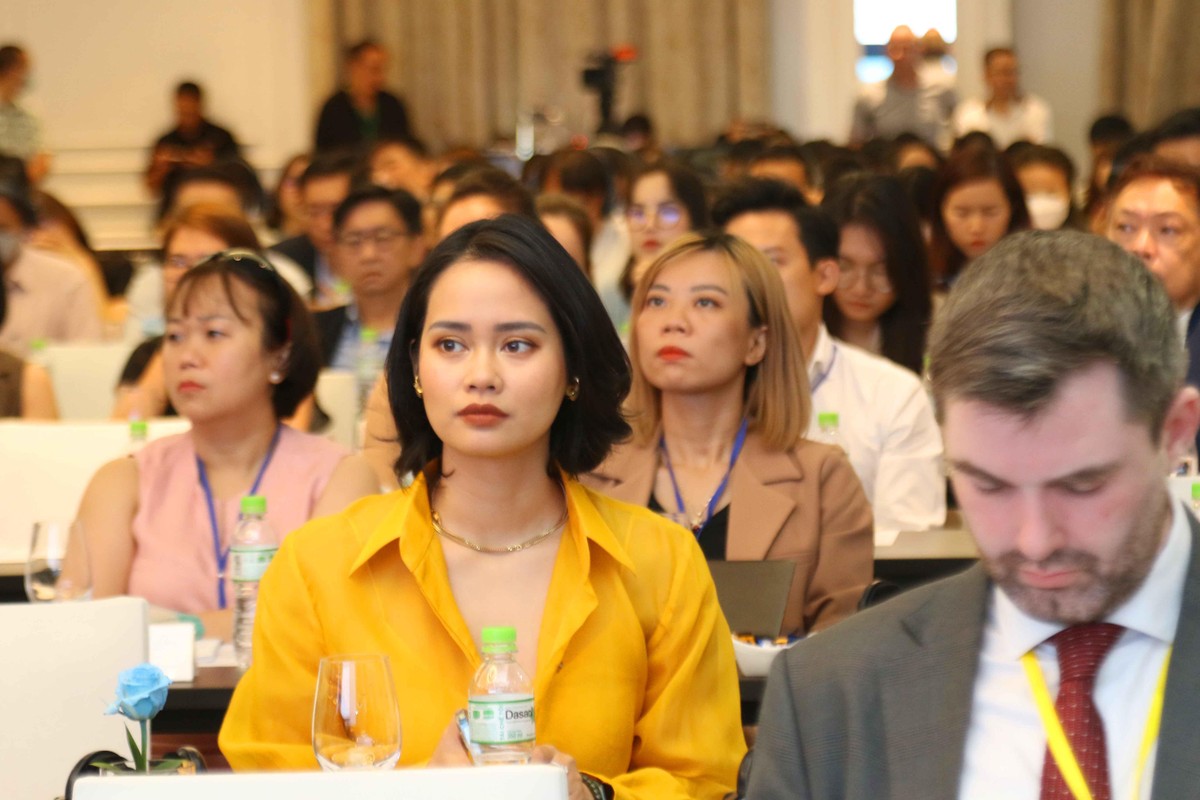 Diễn đàn bất động sản công nghiệp 2022 đã cung cấp nhiều thông tin hữu ích đến cho các nhà đầu tư và doanh nghiệp. Diễn đàn bất động sản công nghiệp 2022 đã cung cấp nhiều thông tin hữu ích đến cho các nhà đầu tư và doanh nghiệp.