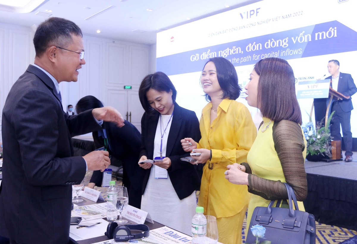 Diễn đàn bất động sản công nghiệp 2022 là cơ hội để các nhà đầu tư gặp gỡ trực tiếp các diễn giả và các doanh nghiệp đang tham gia đầu tư lĩnh vực này. Diễn đàn bất động sản công nghiệp 2022 là cơ hội để các nhà đầu tư gặp gỡ trực tiếp các diễn giả và các doanh nghiệp đang tham gia đầu tư lĩnh vực này.