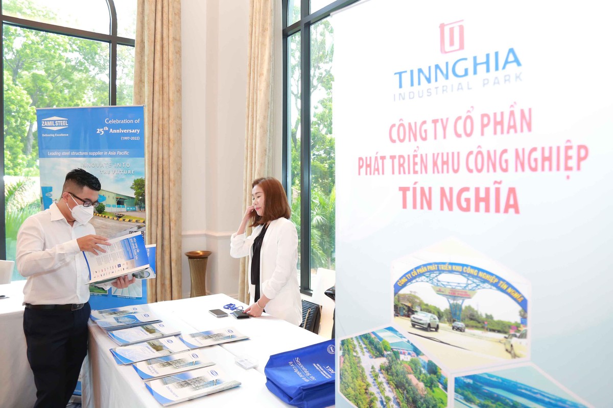 Diễn đàn BĐS Công nghiệp 2022 là cơ hội để các nhà đầu tư, doanh nghiệp giới thiệu, gặp gỡ, trao đổi và kết nối hợp tác với nhau. Diễn đàn BĐS Công nghiệp 2022 là cơ hội để các nhà đầu tư, doanh nghiệp giới thiệu, gặp gỡ, trao đổi và kết nối hợp tác với nhau.