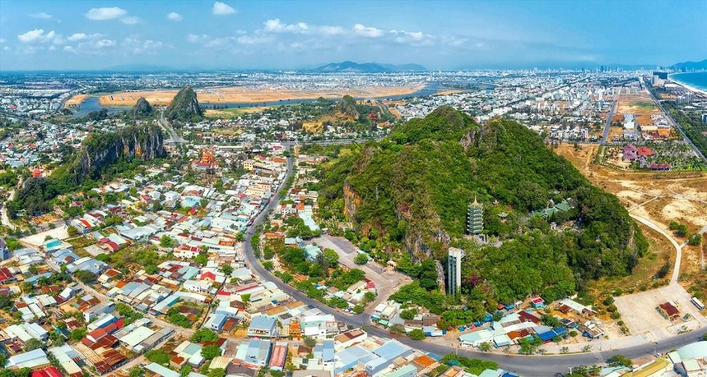 Khu du lịch Ngũ Hành Sơn là thắng cảnh nổi tiếng của Đà Nẵng, là điểm đến không thể bỏ qua của du khách trên con đường di sản miền Trung Khu du lịch Ngũ Hành Sơn là thắng cảnh nổi tiếng của Đà Nẵng, là điểm đến không thể bỏ qua của du khách trên con đường di sản miền Trung