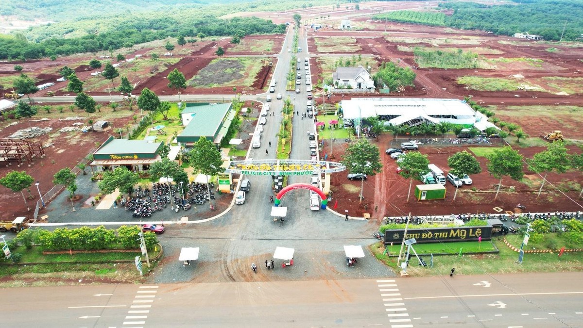 Dự án tọa lạc ngay mặt tiền trục ĐT.741 đang được nâng cấp, mở rộng Dự án tọa lạc ngay mặt tiền trục ĐT.741 đang được nâng cấp, mở rộng